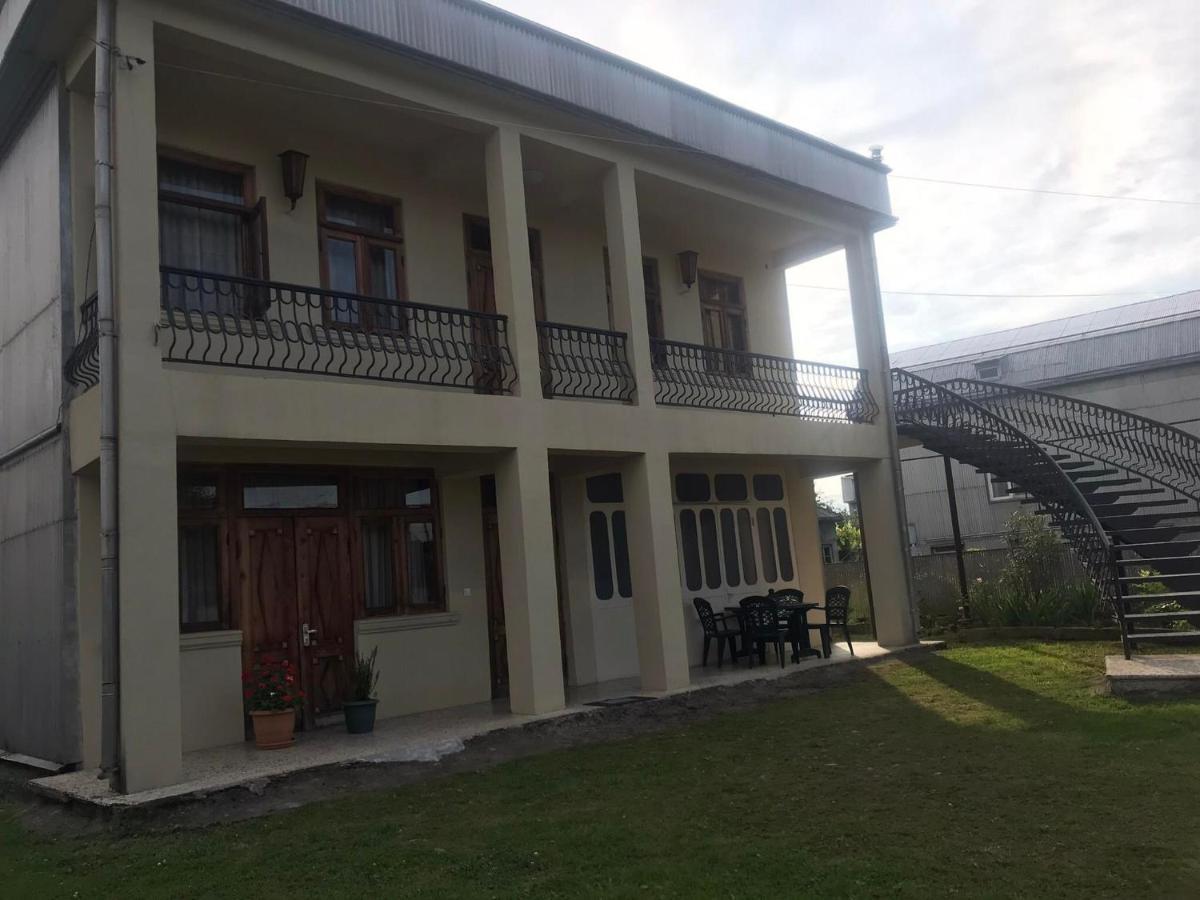 Luka Family Guest House Batumi Eksteriør billede
