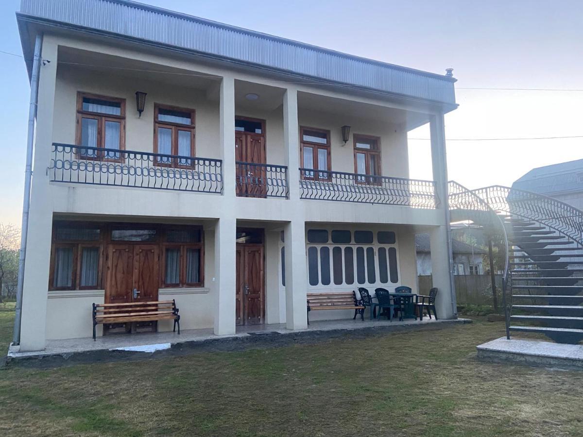 Luka Family Guest House Batumi Eksteriør billede