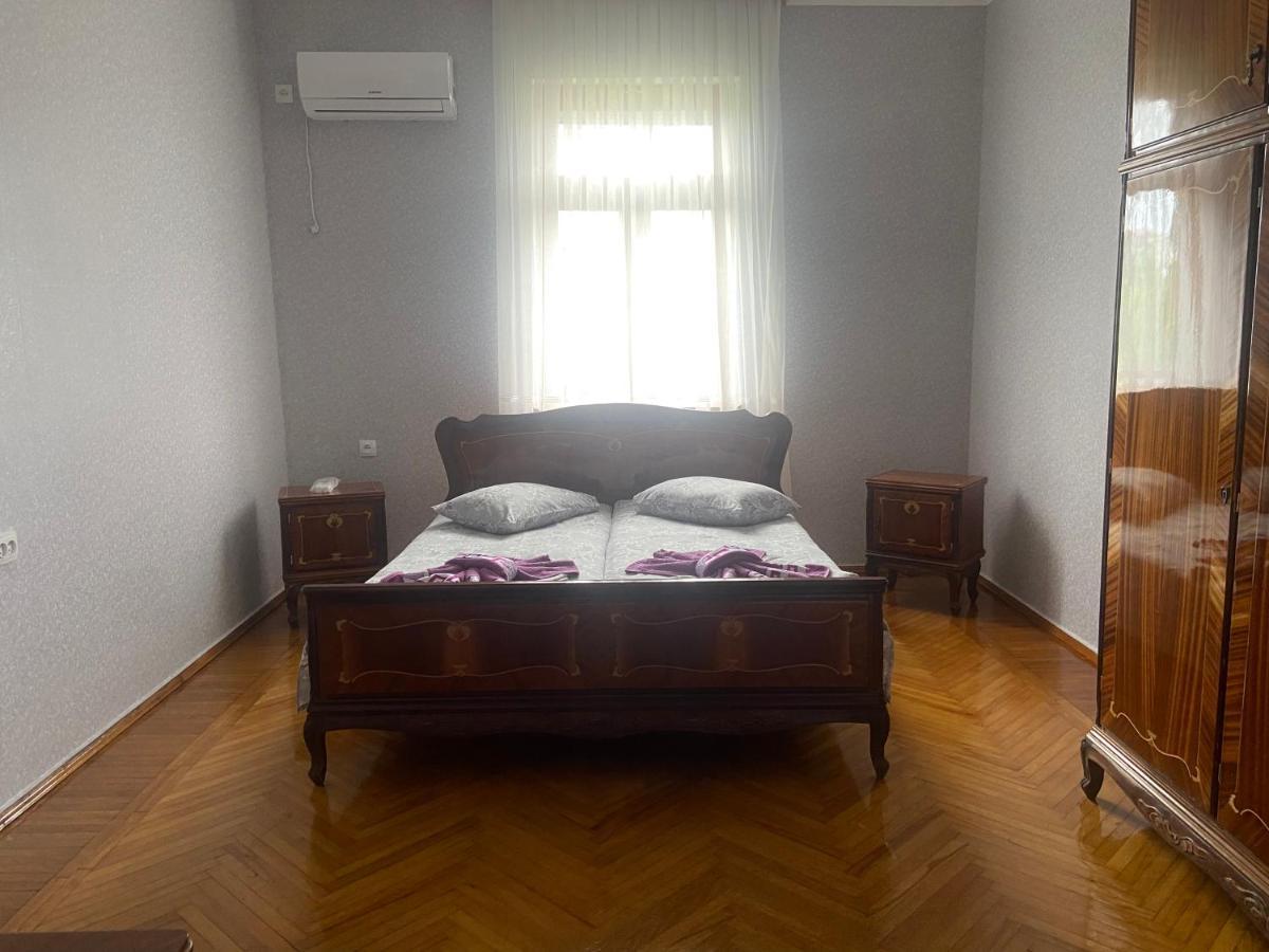Luka Family Guest House Batumi Eksteriør billede