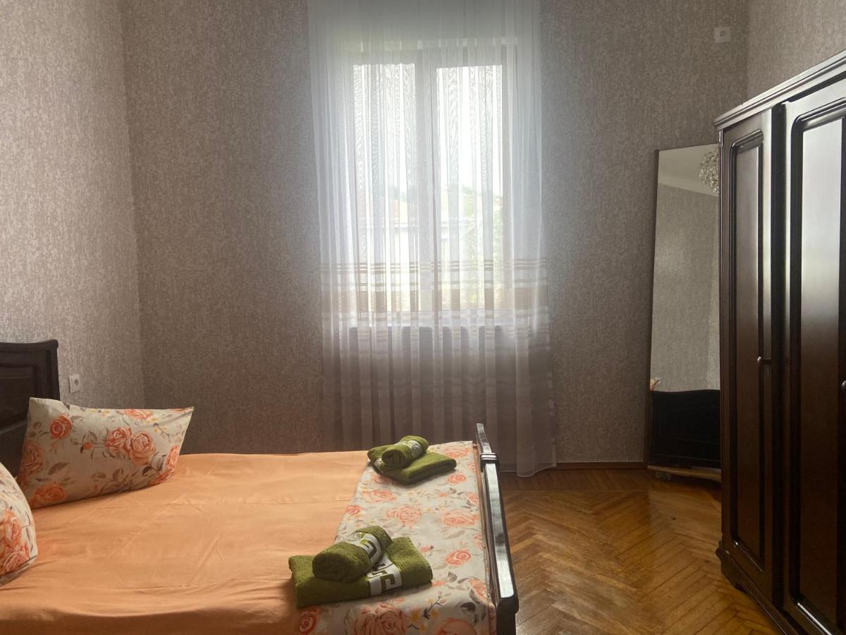Luka Family Guest House Batumi Eksteriør billede