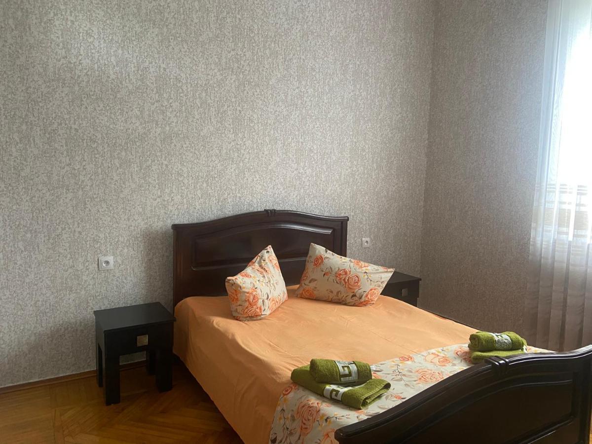 Luka Family Guest House Batumi Eksteriør billede