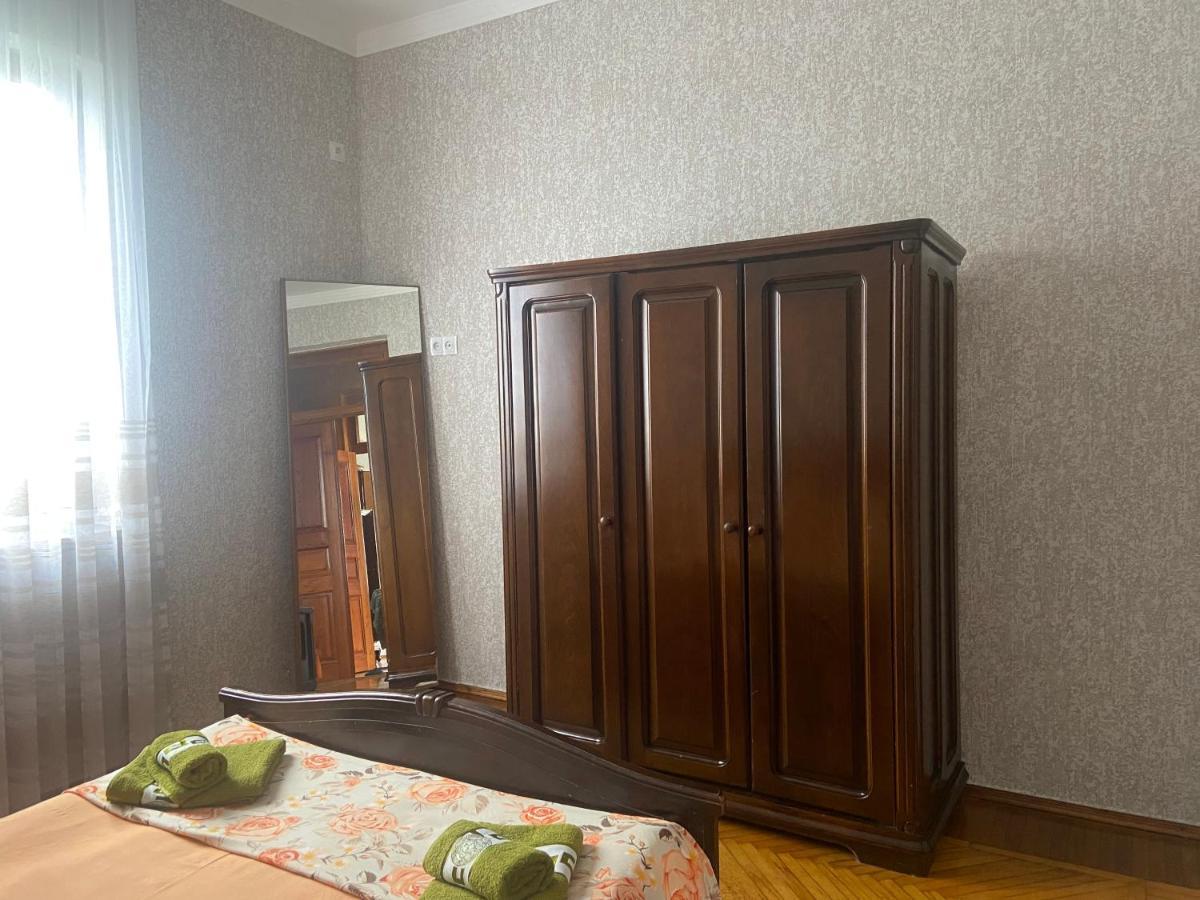Luka Family Guest House Batumi Eksteriør billede